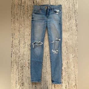 American Eagle Ripped Skinny Jeans; size 4 short